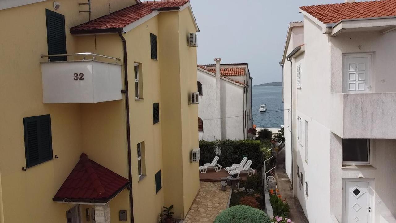 Villa Veronika Brodarica  Esterno foto